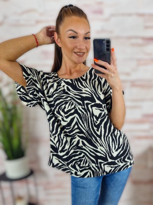 Mintás, fodros és rövid ujjú felső L-XL