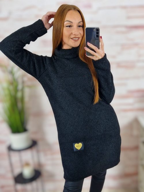 Garbós nyakú, oldalt sliccelt, vastagabb anyagú tunika M-L