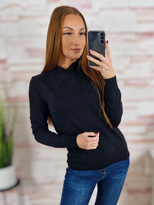 Félgarbós nyakú, puha, gépi kötött anyagú felső M-L