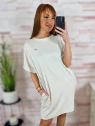 Zsebes, rövid ujjú, szűkülő fazonú ruha L-XL