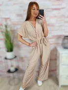 Mellnél átlapolt, gumis derekú, bő szárú overál M-L