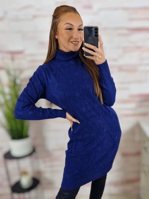 Garbós nyakú, anyagában mintás, vastag kötött, sötétkék ruha S-M-L