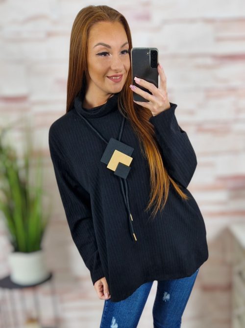 Garbós nyakú, oldalt sliccelt, nyakláncos felső L-XL