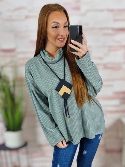 Garbós nyakú, oldalt sliccelt, nyakláncos felső L-XL