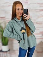 Garbós nyakú, oldalt sliccelt, nyakláncos felső L-XL