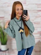 Garbós nyakú, oldalt sliccelt, nyakláncos felső L-XL