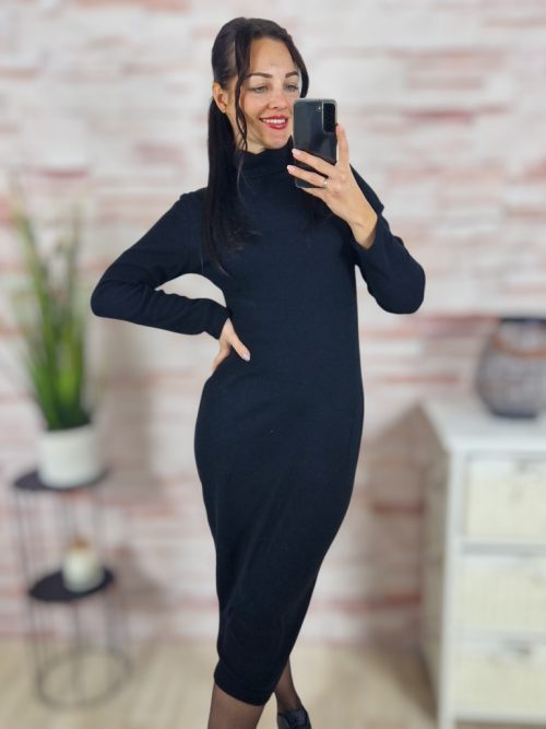 Garbós nyakú, testhezálló, kötött hosszú ruha XS-S-M