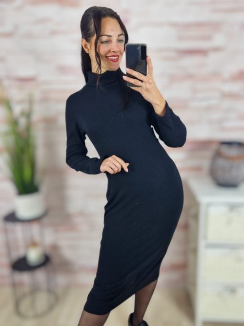 Garbós nyakú, testhezálló, kötött hosszú ruha XS-S-M