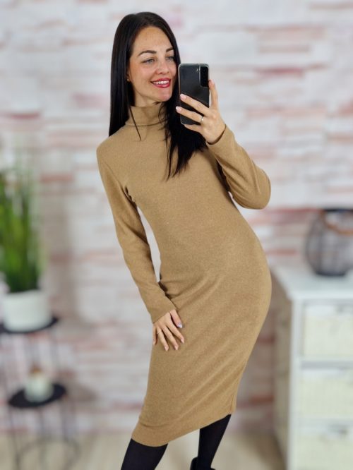 Garbós nyakú, testhezálló, kötött hosszú ruha XS-S-M