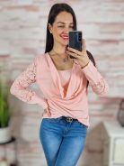 Ejtett nyakú, csipkés és hosszú ujjú felső S-M