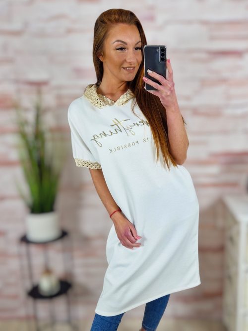 Strasszos díszítésű, oldalt sliccelt, kapucnis ruha M-L-XL