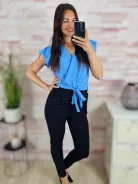 Mellnél átlapolt, zsebes, pillangó ujjú overál S-M