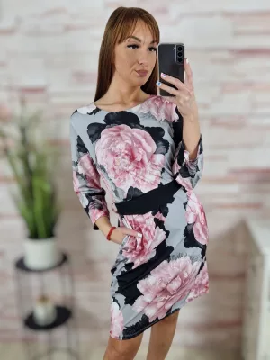 Mintás, hátul megkötős, derékban szabott ruha S-M