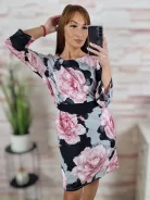 Mintás, hátul megkötős, derékban szabott ruha S-M