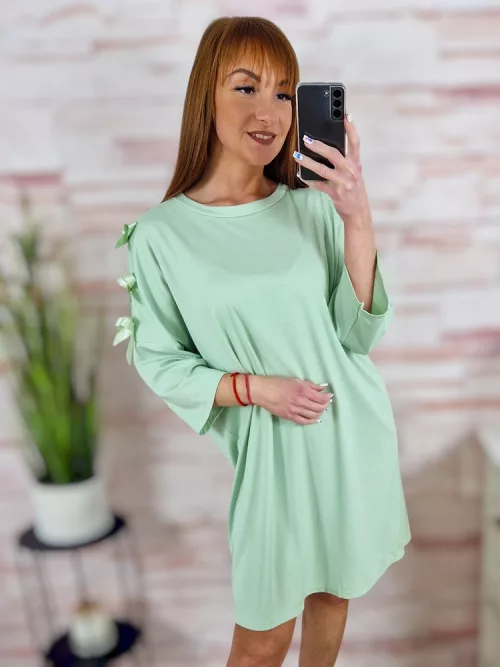 Ujjainál masnis és kivágott, egyenes fazonú ruha M-L-XL