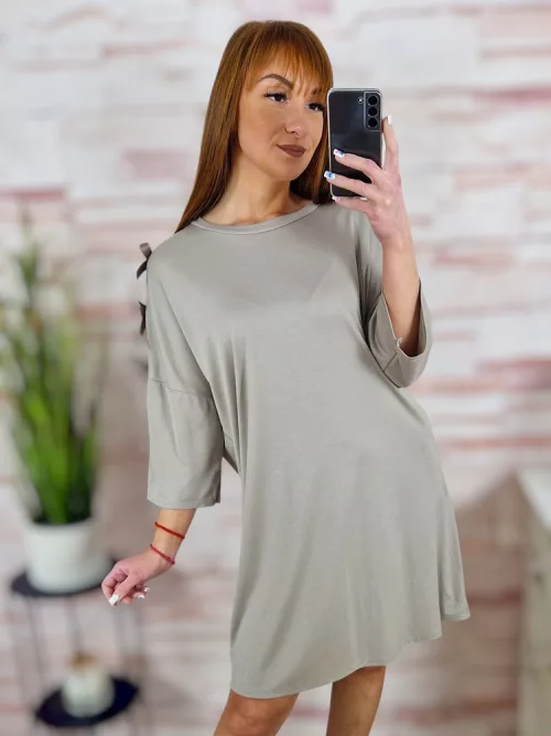 Ujjainál masnis és kivágott, egyenes fazonú ruha M-L-XL