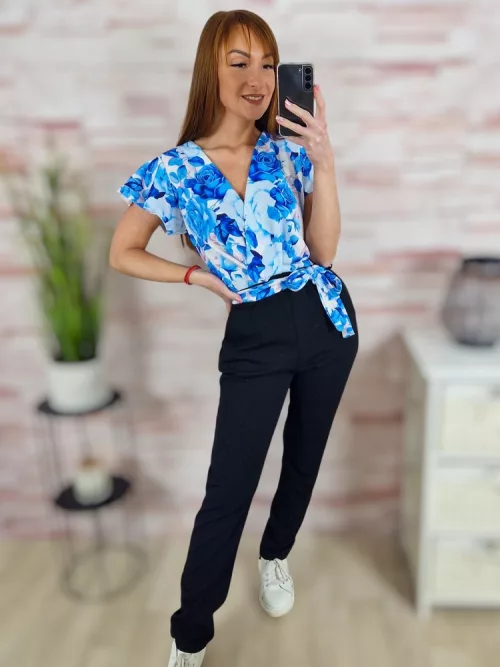 Virágmintás, mellnél átlapolt, pillangó ujjú overál S-M