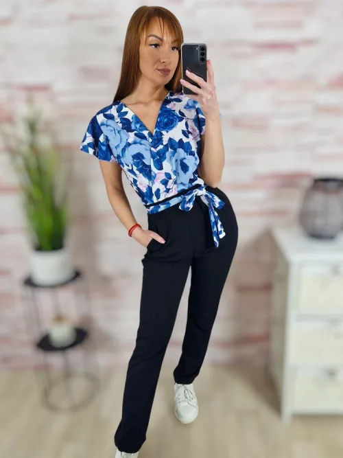 Virágmintás, mellnél átlapolt, pillangó ujjú overál S-M