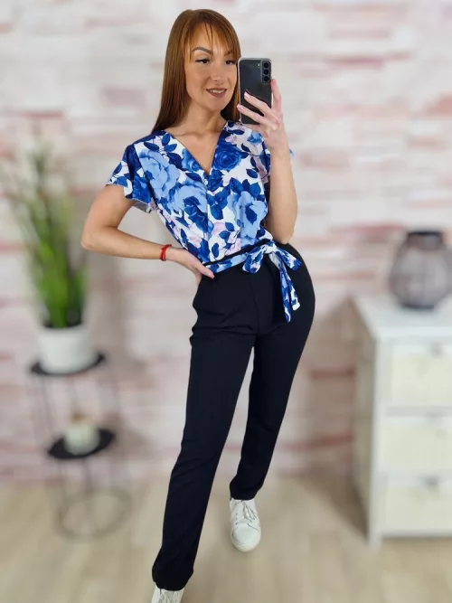 Virágmintás, mellnél átlapolt, pillangó ujjú overál S-M