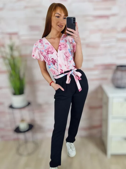 Virágmintás, mellnél átlapolt, pillangó ujjú overál S-M