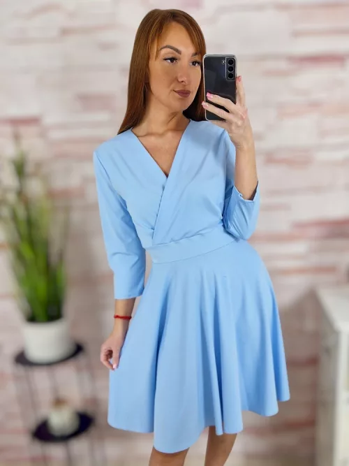 Mellnél átlapolt, selymes anyagú, loknis aljú ruha S-M