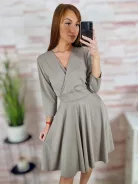 Mellnél átlapolt, selymes anyagú, loknis aljú ruha S-M