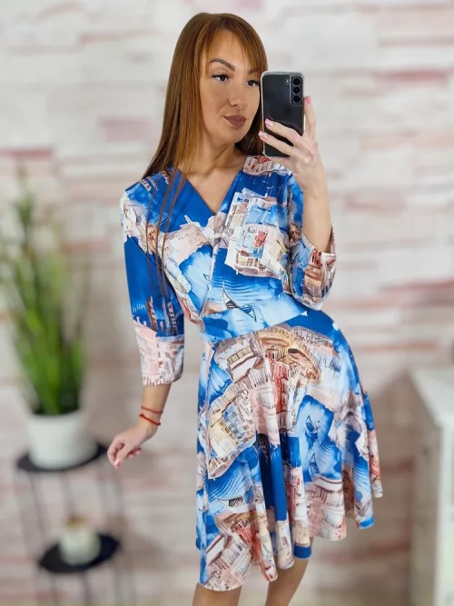 Városos mintás, mellnél átlapolt, loknis aljú ruha S-M