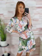 Átlapolt fazonú, selymes anyagú, városos mintás ruha S-M