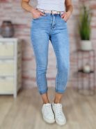 Mom fit fazonú, öves, világoskék farmernadrág XS-XL-ig