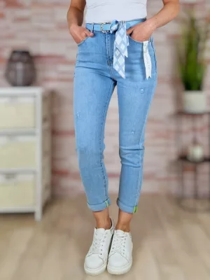  Loose fit fazonú, enyhén szaggatott, öves, kék farmernadrág XS-XL-ig