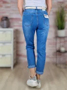 Mom fit fazonú, öves, kék farmernadrág S-XXL-ig