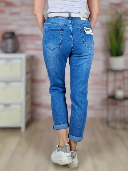 Mom fit fazonú, öves, kék farmernadrág S-XXL-ig
