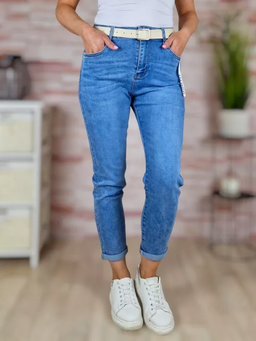 Mom fit fazonú, öves, kék farmernadrág S-XXL-ig