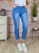 Mom fit fazonú, öves, kék farmernadrág S-XXL-ig