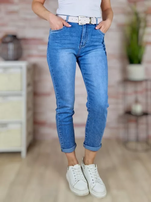 Mom fit fazonú, öves, kék farmernadrág S-XXL-ig