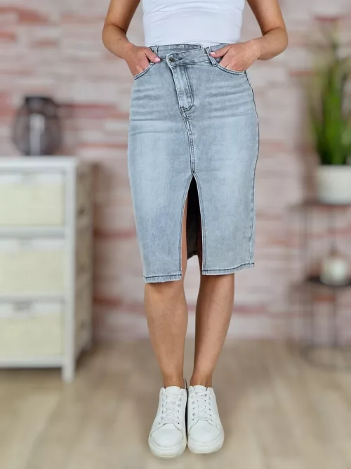 Elől sliccelt, deréknál átlapolt fazonú, szürke farmerszoknya XS-XL-ig