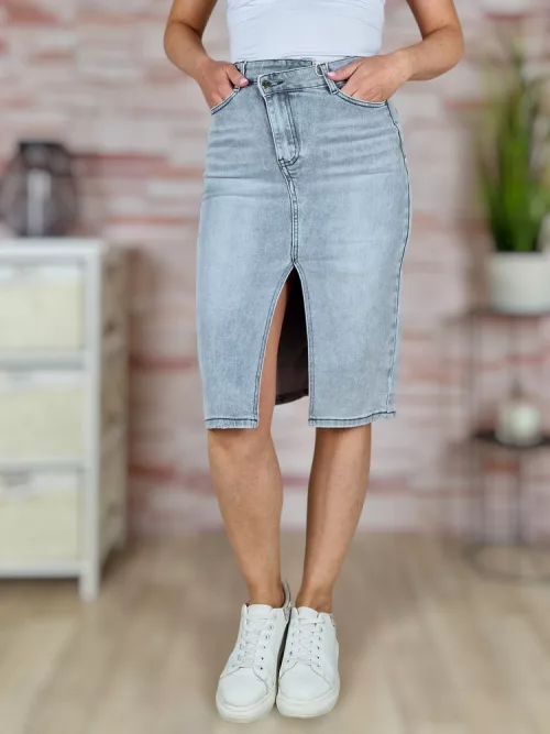 Elől sliccelt, deréknál átlapolt fazonú, szürke farmerszoknya XS-XL-ig