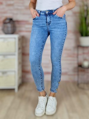 Díszgombos, zsebes, világoskék farmernadrág XS-XL-ig