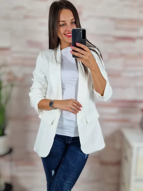 Karcsúsított, húzott ujjú, válltöméses fehér blézer S-XL-ig