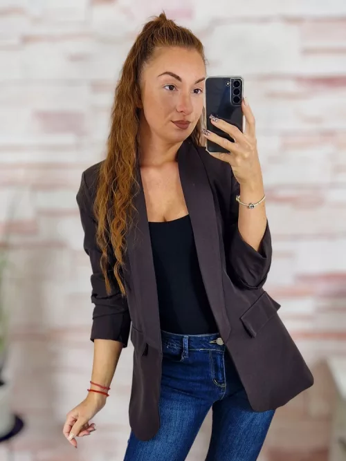 Karcsúsított, húzott ujjú, válltöméses sötétbarna blézer S-XL-ig