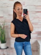 Átlapolt fazonú, selymes anyagú, ujjatlan felső S-M