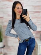 Puffos és hosszú ujjú, gépi kötött anyagú felső S-M