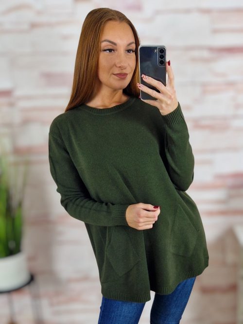 A vonalú, két oldalt zsebes, gépi kötött anyagú felső L-XL